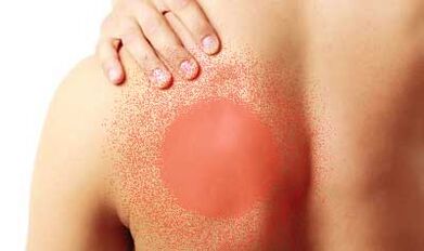 pain under the left shoulder blade